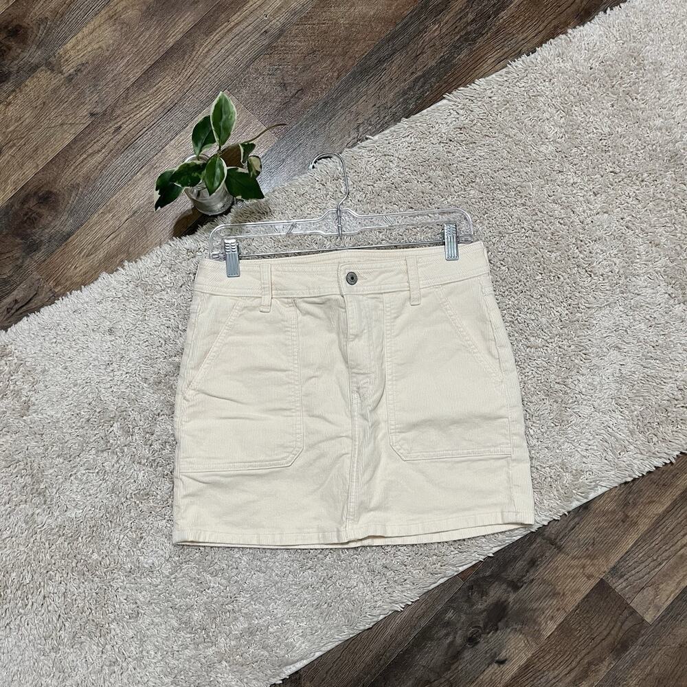 American Eagle Size 6 Cream Corduroy Stretch High-Rise Mini Skirt